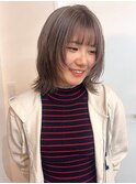 ミディアムボブ　ウルフレイヤー　顔回りレイヤー　小顔カット