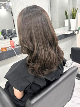 エンディアリング 東銀座(Endearing) ★レイヤーカット イメチェン 美髪 ホワイトブロンド