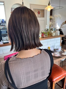 ヘアーエダ(hair eda.) 切りっぱなしボブ
