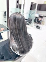 マーリィ イオン久里浜店(AEON)&nbsp;大人美人◎ロングヘアハイライト×シルバーグレイ艶髪