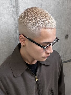 オーシャントーキョー ホワイト 原宿(OCEAN TOKYO WHITE) ハイトーンクロップスタイルフェード金髪