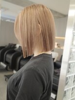 サンク 原宿 表参道(cinq)&nbsp;ヘーゼルベージュハイトーンボブ顔まわりレイヤーワイドバング