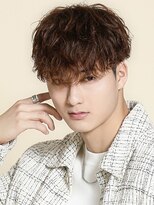 コンフィデンス 新宿3rd(confidence)&nbsp;メンズ縦落ちツイスパ マッシュパーマ 刈り上げ