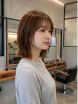 ソッカ(socca) 切りっぱなしミディアムボブ