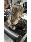 透明感たっぷりのバレイヤージュカラー