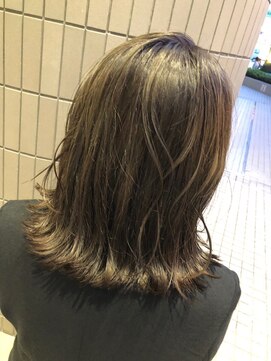 クレル(Creelu) 切りっぱなしボブ×ハイライトベージュ