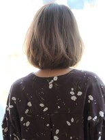 大人可愛いベージュ艶カラーひし形ワンカールボブロブ20代30代