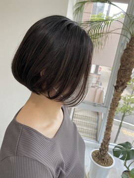 リズム(lysm) 前下がりボブ