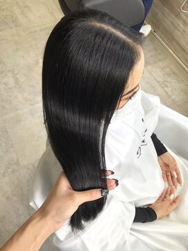 リーオオサカ(Lee Osaka) 黒髪美人×アルティストカラー/kana