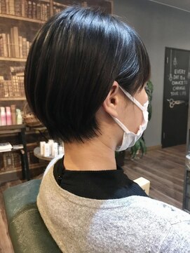ヘアーデザイン ディードット(Hair design D.) 耳かけショートボブ/10代/20代/30代