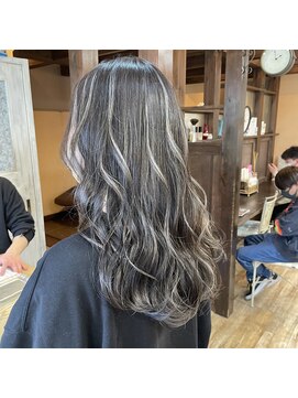 モアムー(Moremuu) 短パン美容師 Makoto ハイライトグレージュ