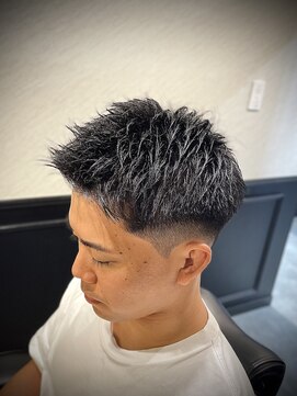 プラウド(PROUD) スパイキーショート/フェードカット/ テーパーフェード 田町