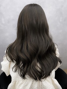 フンヌ フンヌ(funnufunnu) Wカラーで透け感ヘア