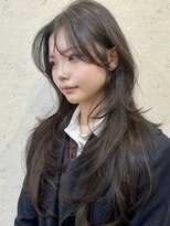 ライン(LINE)&nbsp;韓国風/レイヤー/小顔/前髪カット/髪質改善/グレージュ/透明感