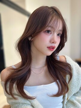 エヌアイ オモテサンドウ(ni omotesando) 大人くびれヘア 顔まわりカット シースルーバング