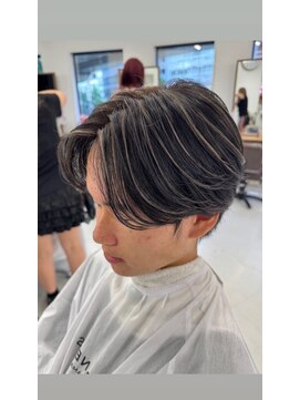 バース 梅田中崎町店(BIRTH) シルバーメッシュブリーチダブルカラーセンターパート