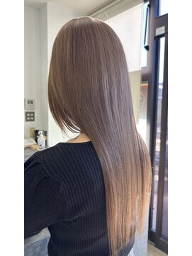 ブリーチ　ピンクベージュ　レイヤーカット