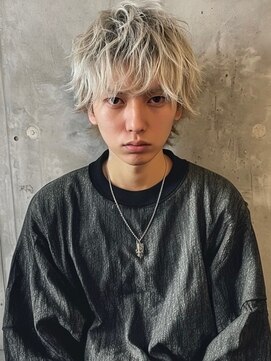 MEN’S HAIR/サーフカール/刈り上げセンターパート/ブリーチ