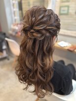 パシャ(Pasha) ふわふわなハーフアップ