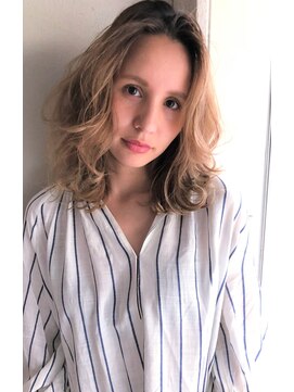 リマ(RIMA) RIMA】 外国人風☆クセ毛風なラフカール×こなれセミディ