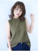 ゆるウェーブ×20代眉上バング都会派ミディ