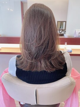 マーリャヘアー(mallia hair) くびれ外ハネミディアム