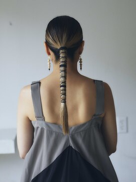 ワークス ヘアデザイン(WORKS HAIR DESIGN) 革紐ポニーテールヘアセット