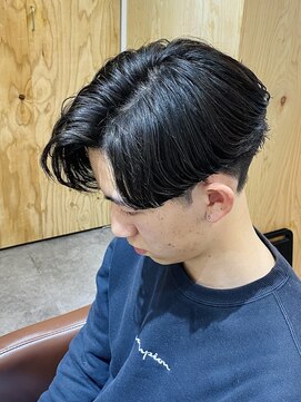 クオル 立川(QOL) メンズカット／ニュアンスパーマ／刈り上げ／センターパート