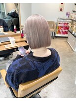 アヴァンスアンス 広島袋町店(AVANCE.ens) ホワイトベージュ×切りっぱなし