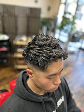 バーバー アオ(Barber AO) スキンフェード+ハイライトカラー