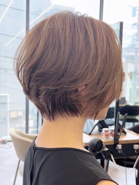 ビュー フクオカ(VIEW FUKUOKA) 大人ショートカットウェットヘアオリーブベージュデザインカラー