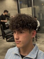 イーラ(era)&nbsp;スペインカール　ツイストスパイラル眉カットメンズパーマ