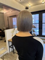 グッデイ ヘアー(GOOD DAY HAIR)&nbsp;イメチェン ホワイトブロンド 外ハネボブ 美髪 ワイドバング