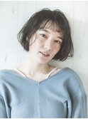ショートボブ　ナチュラル　カール　眉上バング