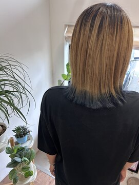 リアン ヘア ライム 豊橋(lien.hair rhyme) エンドカラー 大人かき上げワンレングスボブ ペールブルー