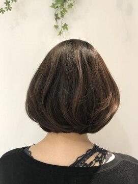 コム(com by neolive) 大人ボブ