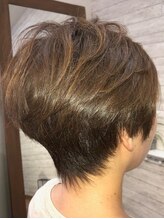 ヘアーデザイン キューブ(hair design cube) 首筋が細長く見えるショート♪