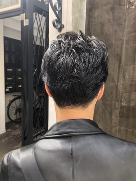 アンプレヴーアジュテ(Impre'vu ajoute) ツーブロックスタイル