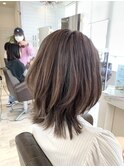 たっぷりレイヤーウルフカットふんわりミディアムヘア