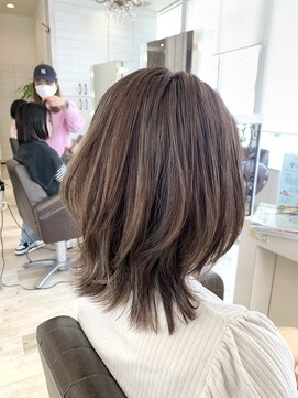 クレン 真嘉比店(Cre'ne) たっぷりレイヤーウルフカットふんわりミディアムヘア