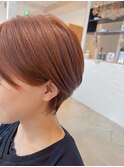 オレンジベージュのマッシュショート
