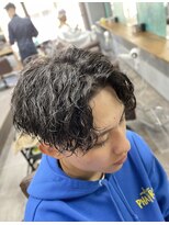 ワールドシップモトマチ(WORLD SHIP MOTOMACHI)&nbsp;センターパート　ツイストスパイラルパーマ