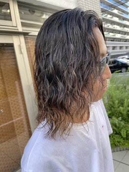 アルーチェ(Arluce)の写真/“パーマ”に定評ありメンズのお客様も大歓迎！髪の状態に合わせたパーマでダメージを最小限に抑える！