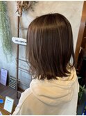 ハイライトカラーさらツヤ外ハネミディ