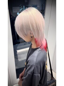 ポプルス(popls) ウルフカット/中性ウルフ/ホワイトカラー/エンドカラー/赤髪