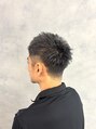 ボルジェ(Bolge) トップを立ち上げやすることでスタイリングも簡単にできます
