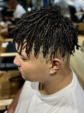 アダリル 川越(aDALil) パイプドレッド