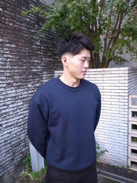 イントロバイフィーネ 渋谷(INTRO . by Fi-Ne) バーバーテーパーフェードスパイキーショート/渋谷