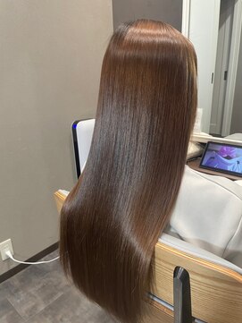 派手さを抑えた落ち着きのある髪質改善カラーで上品さを♪