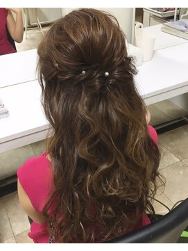 ヘアーアンドメイク トミー(Hair&Make Tommy) ハーフアップ